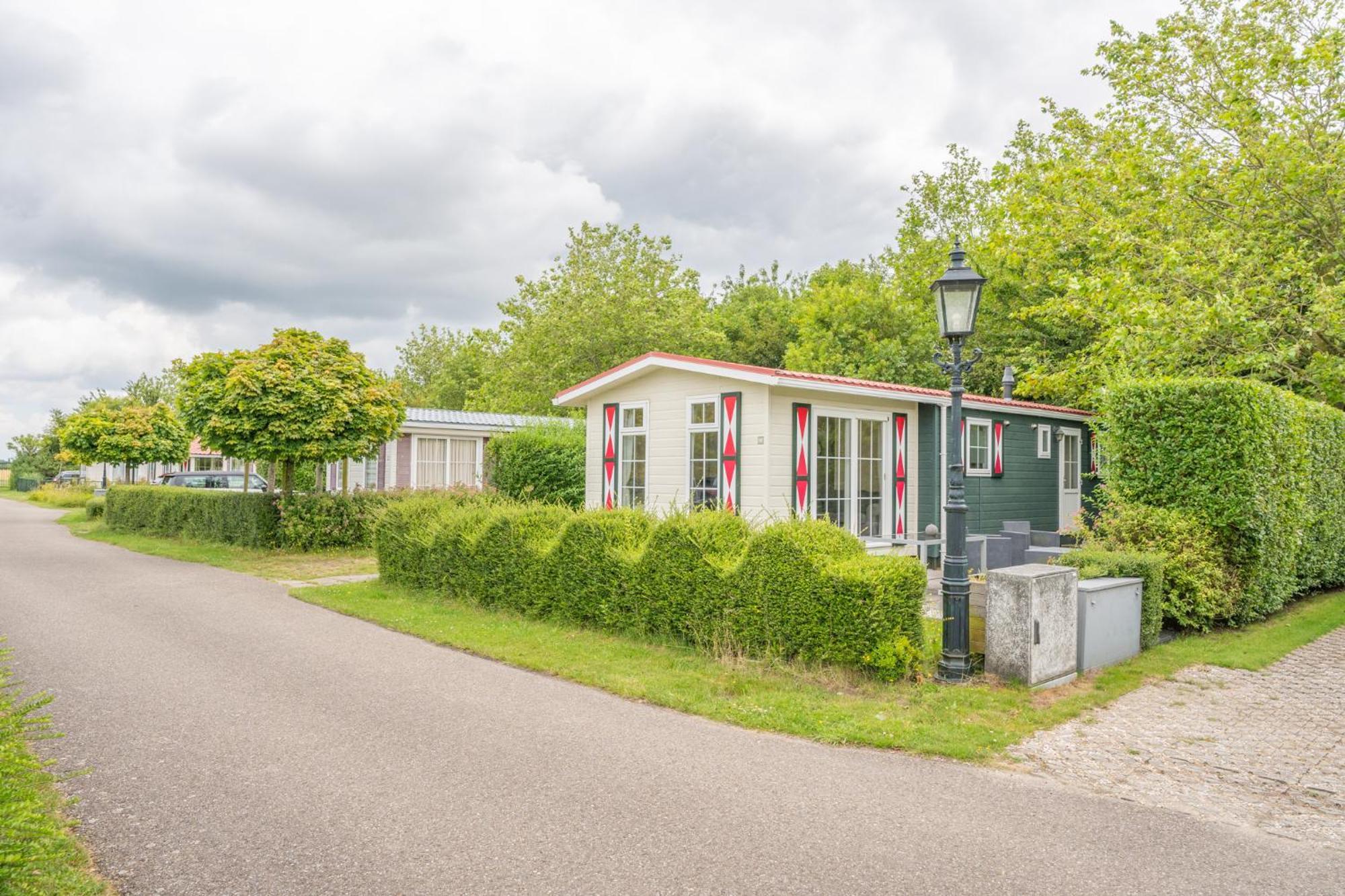 Chalet Op Vakantiepark In Baarland Villa Exterior foto