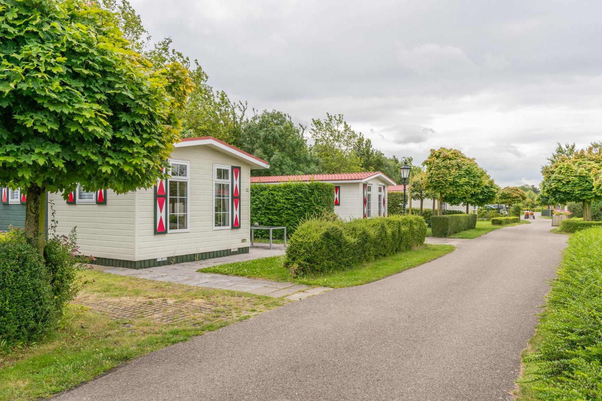 Chalet Op Vakantiepark In Baarland Villa Exterior foto